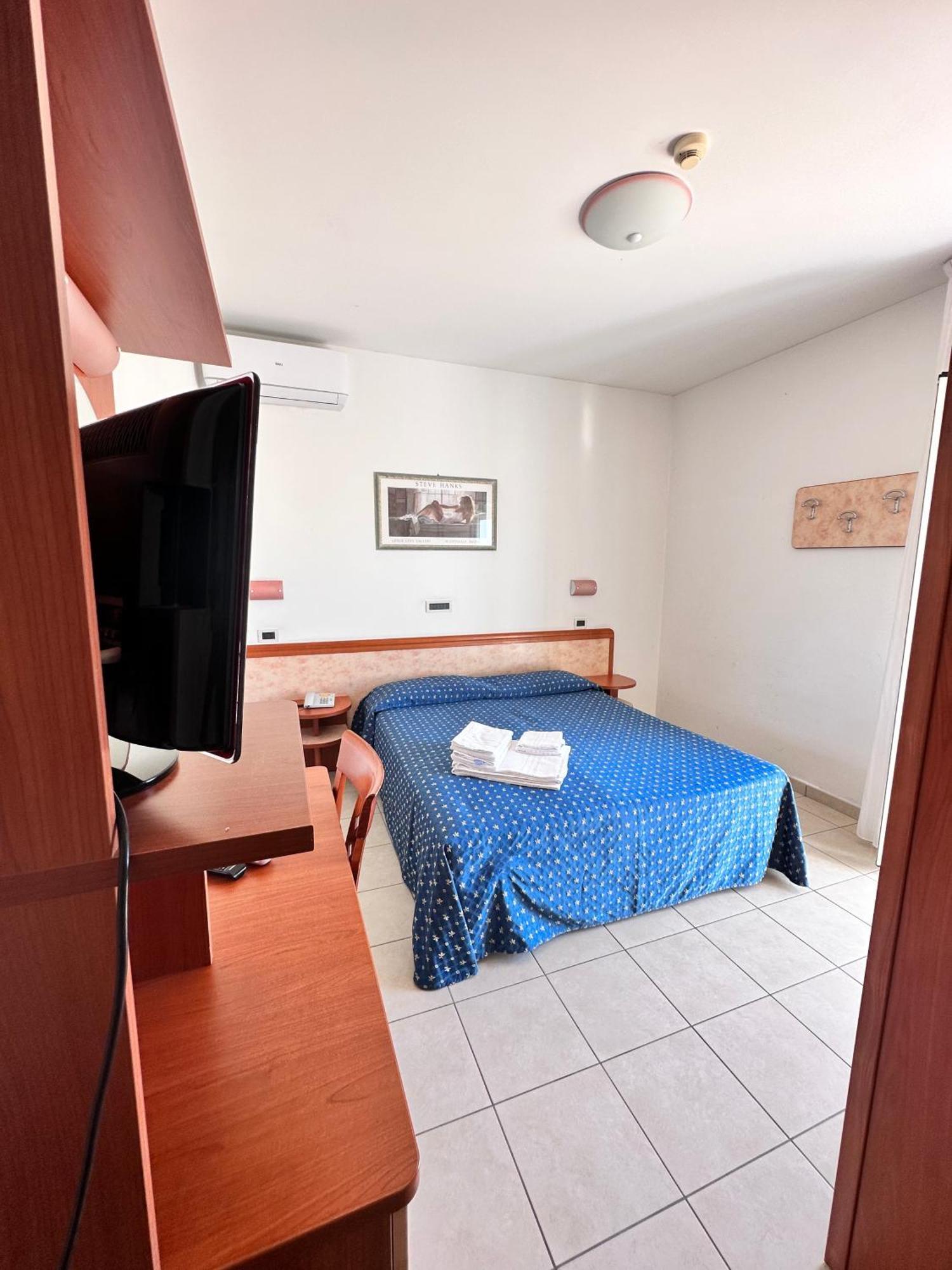 Hotel Holiday Martinsicuro Phòng bức ảnh