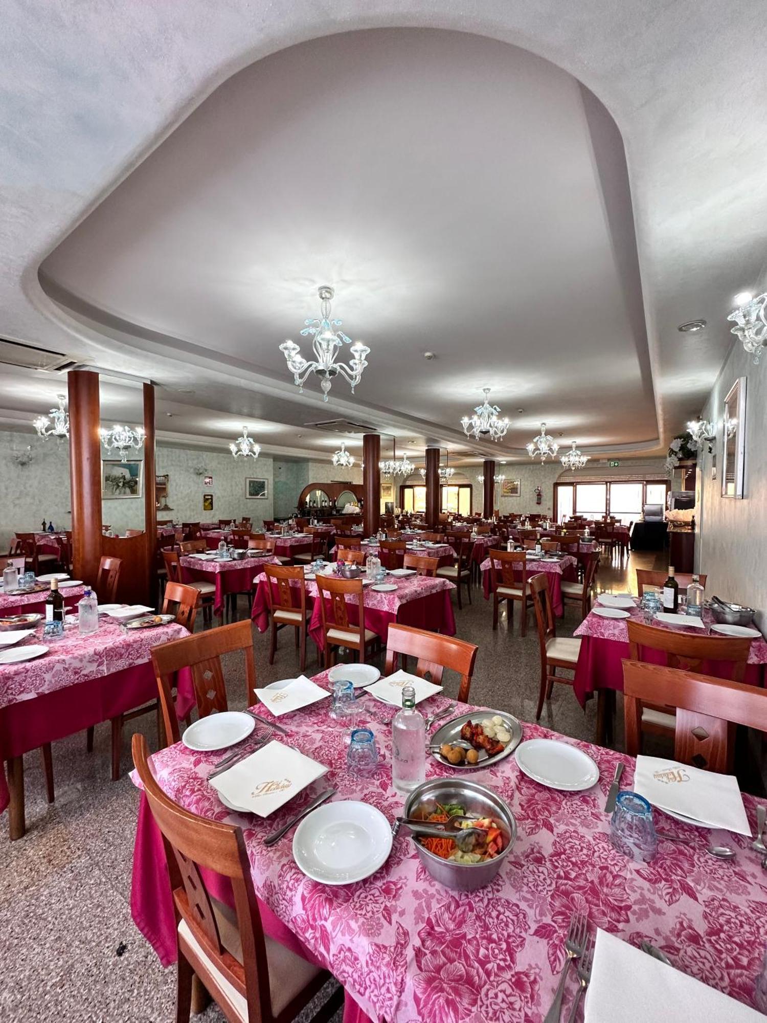 Hotel Holiday Martinsicuro Ngoại thất bức ảnh