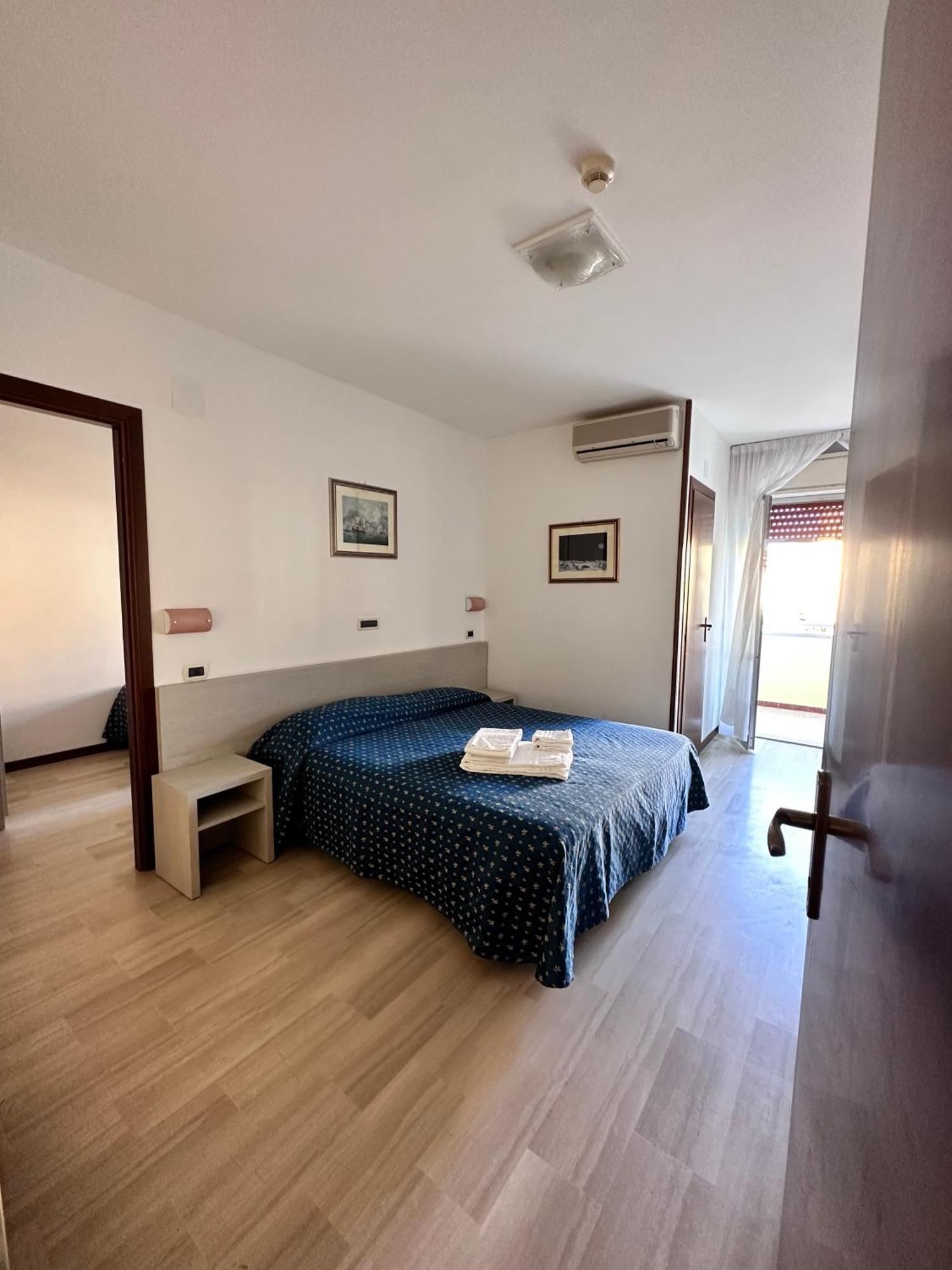 Hotel Holiday Martinsicuro Ngoại thất bức ảnh