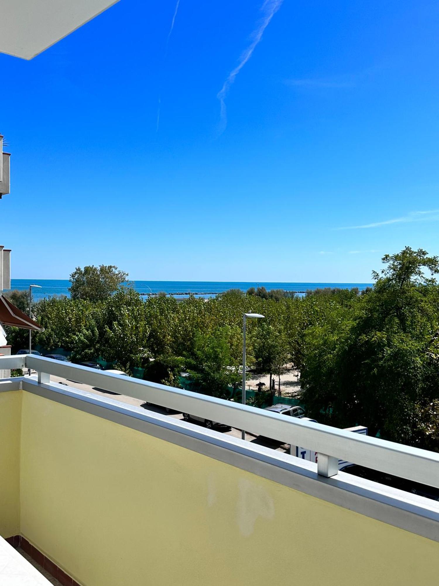 Hotel Holiday Martinsicuro Ngoại thất bức ảnh